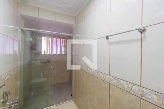 Banheiro de casa à venda com 4 quartos, 172m² em Fátima, Canoas