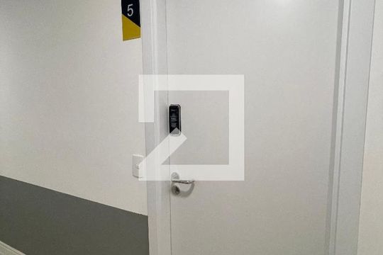 Porta de apartamento para alugar com 1 quarto, 24m² em Vila Butantã, São Paulo