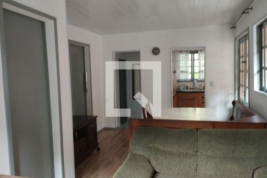 Sala de casa para alugar com 2 quartos, 60m² em Trindade, Florianópolis