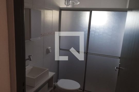Banheiro de casa para alugar com 2 quartos, 60m² em Trindade, Florianópolis