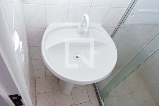 Banheiro de apartamento para alugar com 2 quartos, 50m² em Vila Arriete, São Paulo