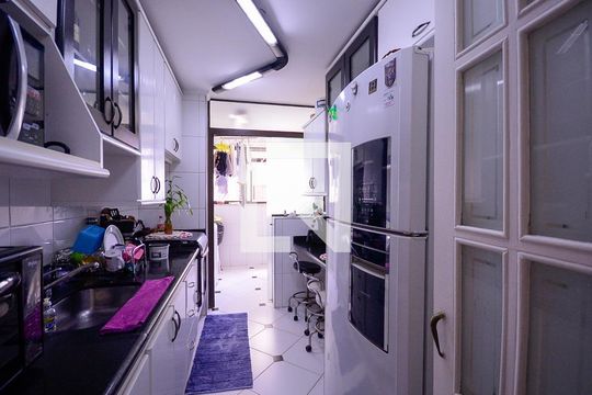 Cozinha  de apartamento à venda com 3 quartos, 89m² em Vila Vermelha, São Paulo