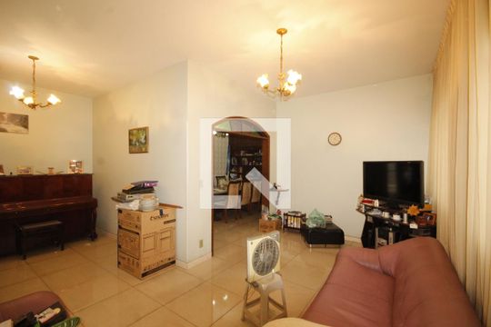 Casa à venda com 6 quartos, 390m² em Caiçaras, Belo Horizonte