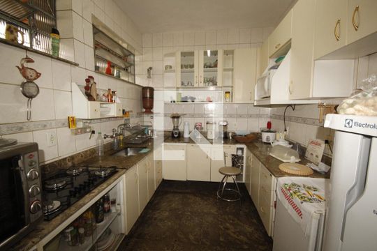 Cozinha de casa à venda com 6 quartos, 390m² em Caiçaras, Belo Horizonte