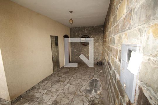 Garagem de casa à venda com 6 quartos, 390m² em Caiçaras, Belo Horizonte