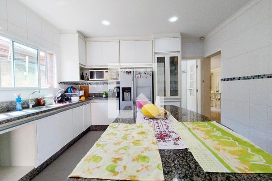 Cozinha de casa à venda com 4 quartos, 446m² em City Bussocaba, Osasco