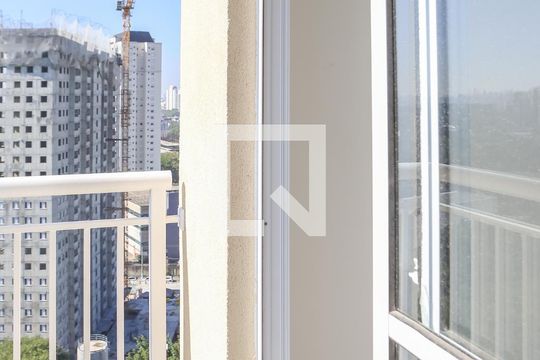 Sacada de apartamento à venda com 1 quarto, 27m² em Parque Industrial Tomas Edson, São Paulo