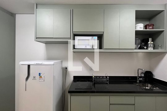 Cozinha de kitnet/studio para alugar com 1 quarto, 27m² em Jardim Paulista, São Paulo