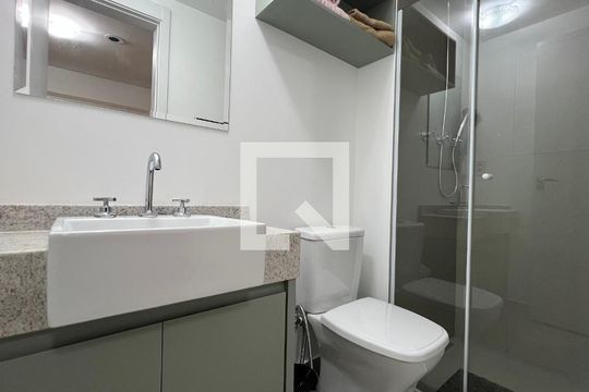 Banheiro de kitnet/studio para alugar com 1 quarto, 27m² em Jardim Paulista, São Paulo