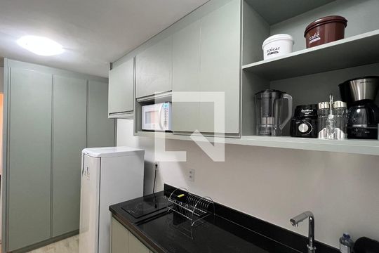 Cozinha de kitnet/studio para alugar com 1 quarto, 27m² em Jardim Paulista, São Paulo