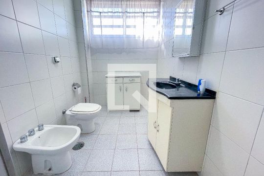 Banheiro de apartamento à venda com 2 quartos, 147m² em Pinheiros, São Paulo
