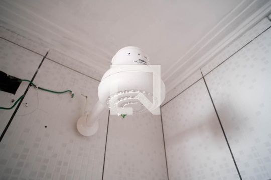 Banheiro de casa para alugar com 2 quartos, 50m² em Burgo Paulista, São Paulo