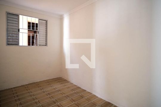Quarto 2 de casa para alugar com 2 quartos, 50m² em Burgo Paulista, São Paulo