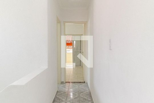 Corredor de casa para alugar com 2 quartos, 150m² em Vila Brasil, São Paulo