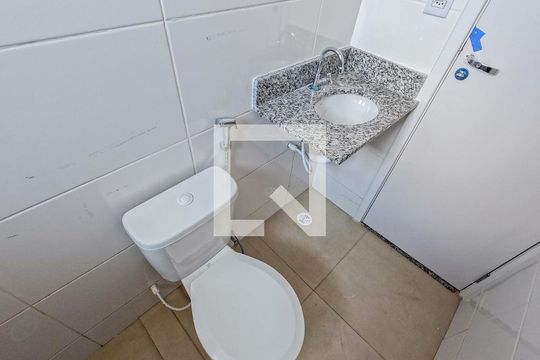 Banheiro Social de apartamento à venda com 2 quartos, 37m² em Vila Pereira Cerca, São Paulo