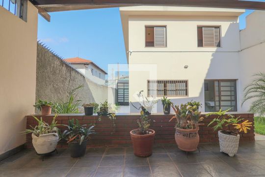 Quintal de casa à venda com 4 quartos, 400m² em Vila Ré, São Paulo
