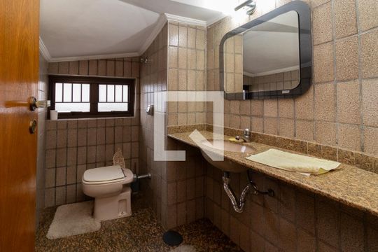 Lavabo 2 de casa à venda com 4 quartos, 400m² em Vila Ré, São Paulo
