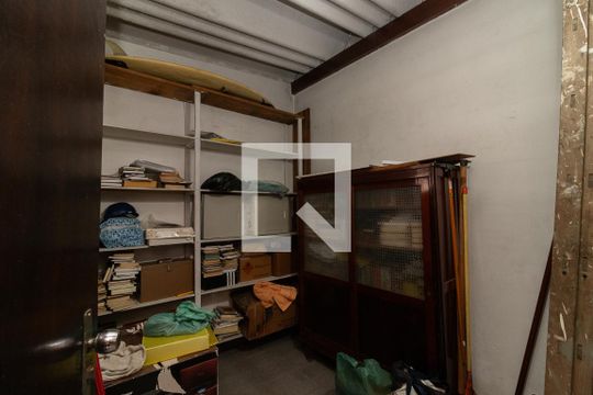 Deposito de casa à venda com 4 quartos, 400m² em Vila Ré, São Paulo
