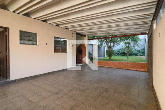 Quintal de casa à venda com 4 quartos, 400m² em Vila Ré, São Paulo