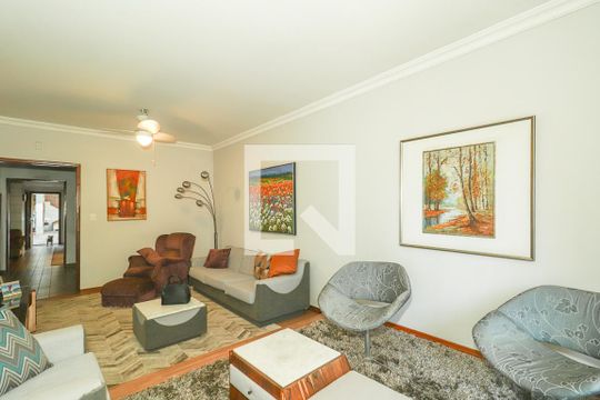 Sala de casa à venda com 3 quartos, 250m² em Auxiliadora, Porto Alegre