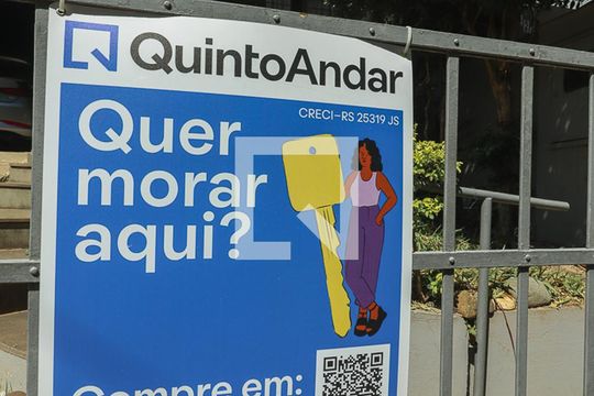 Placa de casa à venda com 3 quartos, 250m² em Auxiliadora, Porto Alegre