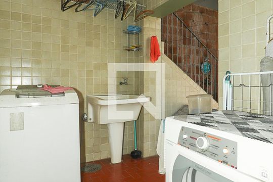 Área de Serviço de casa à venda com 3 quartos, 250m² em Auxiliadora, Porto Alegre
