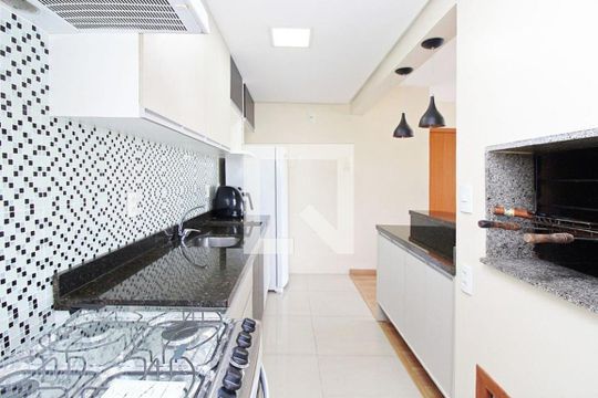 Cozinha de apartamento à venda com 3 quartos, 89m² em Santana, Porto Alegre