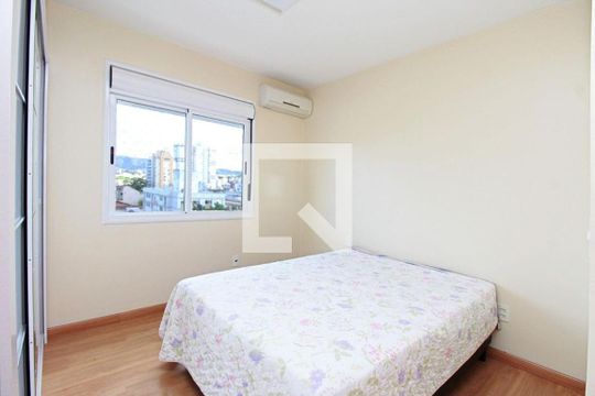 Quarto de apartamento à venda com 3 quartos, 89m² em Santana, Porto Alegre