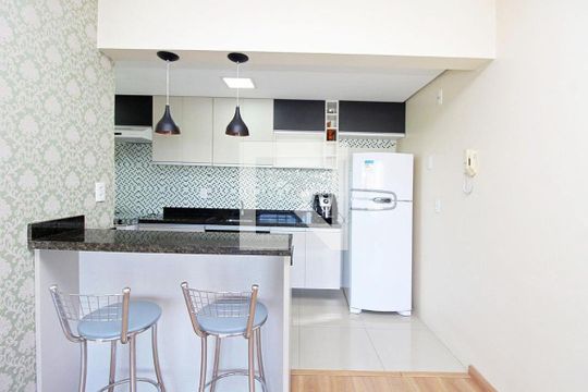 Cozinha de apartamento à venda com 3 quartos, 89m² em Santana, Porto Alegre