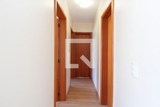 Corredor de apartamento à venda com 3 quartos, 89m² em Santana, Porto Alegre