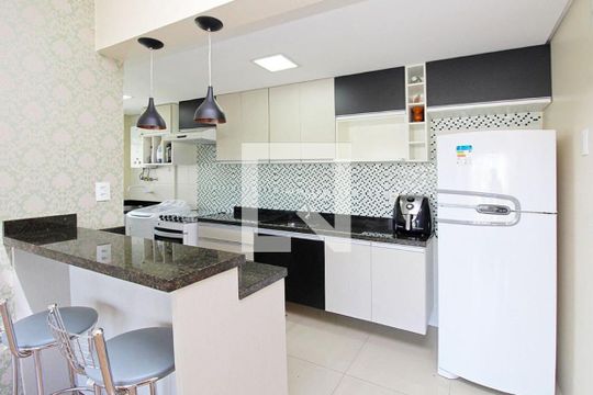 Cozinha de apartamento à venda com 3 quartos, 89m² em Santana, Porto Alegre