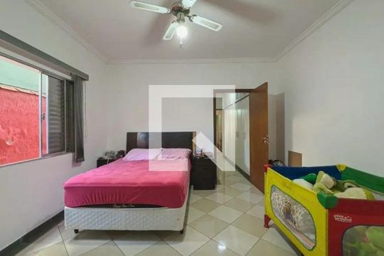 Quarto de casa à venda com 3 quartos, 263m² em Conjunto Habitacional Coluna, São Bernardo do Campo