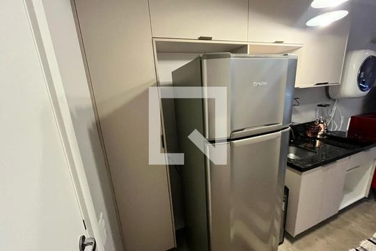 Cozinha de kitnet/studio à venda com 1 quarto, 27m² em Indianópolis, São Paulo