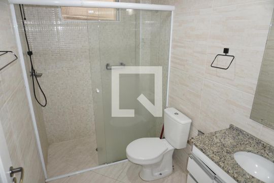 Banheiro de apartamento para alugar com 2 quartos, 71m² em Pinheiros, São Paulo