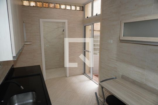 Cozinha de apartamento para alugar com 2 quartos, 71m² em Pinheiros, São Paulo