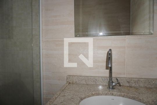 Banheiro do Quarto 2 de apartamento para alugar com 2 quartos, 71m² em Pinheiros, São Paulo