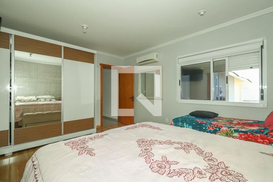 Quarto Suíte de casa à venda com 4 quartos, 181m² em Jardim Floresta, Porto Alegre