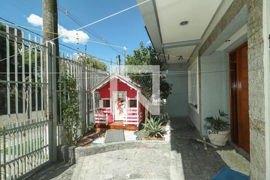 Fachada de casa à venda com 4 quartos, 181m² em Jardim Floresta, Porto Alegre