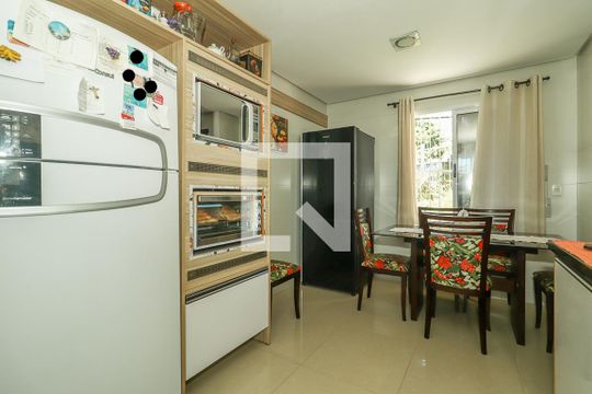 Cozinha de casa à venda com 4 quartos, 181m² em Jardim Floresta, Porto Alegre