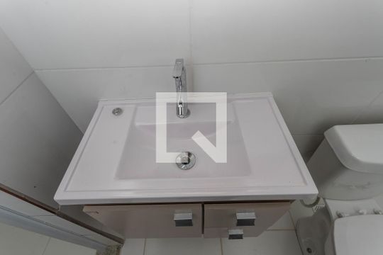 Banheiro de apartamento para alugar com 1 quarto, 26m² em Piraporinha, Diadema
