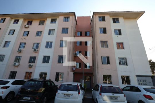 Fachada do bloco de apartamento para alugar com 2 quartos, 46m² em Igara, Canoas