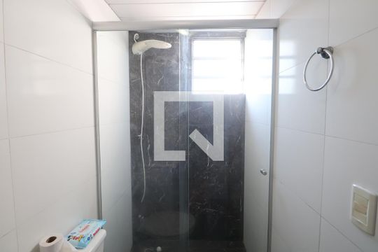 Banheiro de apartamento para alugar com 2 quartos, 46m² em Igara, Canoas