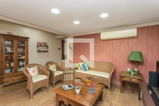 Sala de casa à venda com 4 quartos, 344m² em Chácara das Pedras, Porto Alegre
