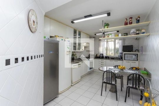 Casa à venda com 4 quartos, 344m² em Chácara das Pedras, Porto Alegre