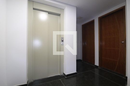 Área Comum - Elevador de apartamento à venda com 2 quartos, 45m² em Jardim Utinga, Santo André