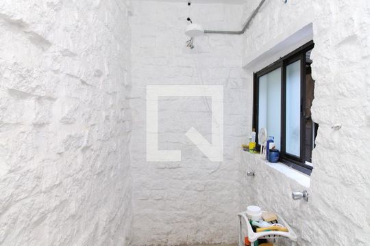Banheiro da Suíte de casa de condomínio à venda com 2 quartos, 176m² em Jardim Guapira, São Paulo
