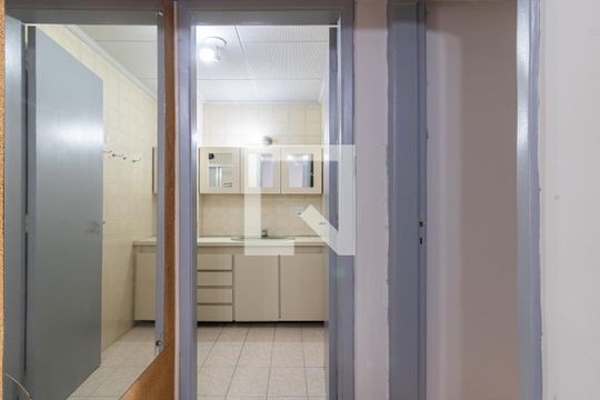 Corredor de apartamento para alugar com 1 quarto, 40m² em Moema, São Paulo
