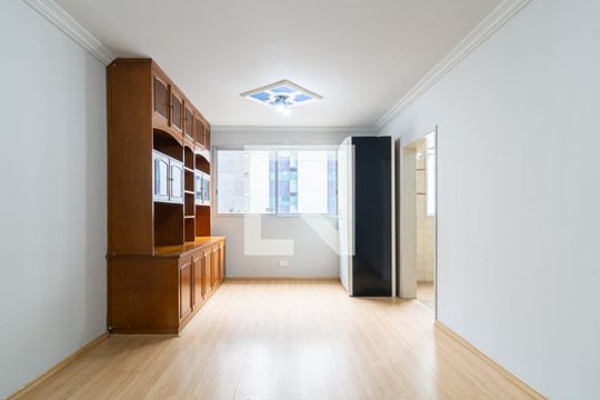 Sala de apartamento para alugar com 1 quarto, 40m² em Moema, São Paulo