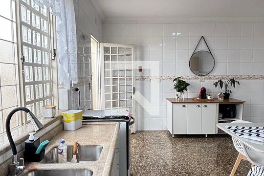 Cozinha de casa à venda com 3 quartos, 210m² em Vila Metalúrgica, Santo André