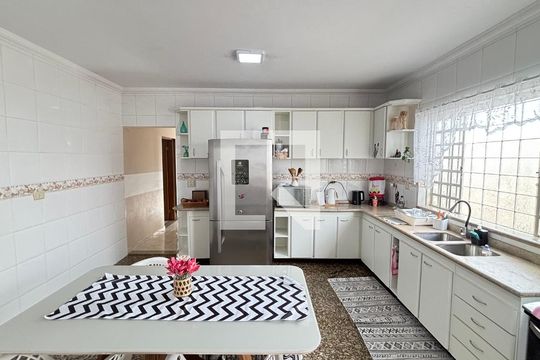 Cozinha de casa à venda com 3 quartos, 210m² em Vila Metalúrgica, Santo André